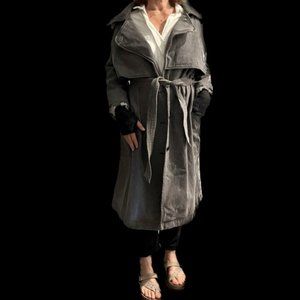 Denim trench coat, Love Binetti